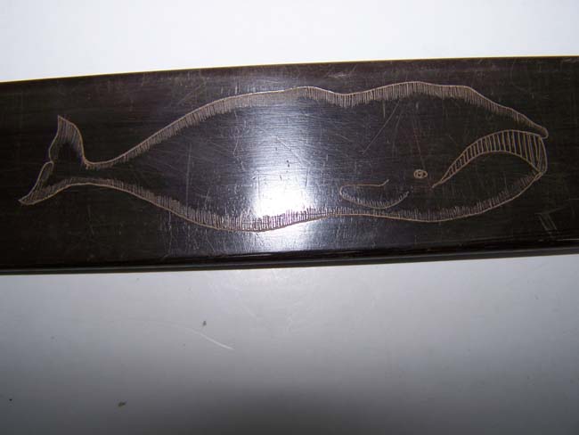 A 19th century ANTIQUE scrimshawed Baleen Corset Busk depicting a Sperm and Right Whale — image 6